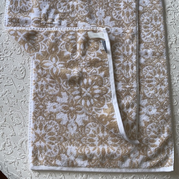 Lands End Bath Mat Supima Cotton Jacquard ivory sand tile - Picture 4 of 7
